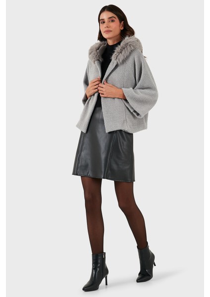 Via Dante Oversize Yumuşak Tüylü Kapüşon Truvakar Kollu Mont Bayan Mont 690920 fiyatları