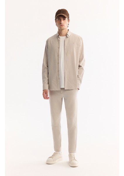 Erkek Bej Düğmeli Yaka Bi-Stretch Kolay Ütülenen Çizgili Slim Fit Gömlek A52Y2098