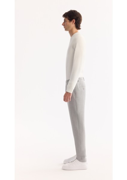 Erkek Gri Yanı Lastikli Bi-Stretch Hafif Çizgili Slim Fit Pantolon A52Y3203