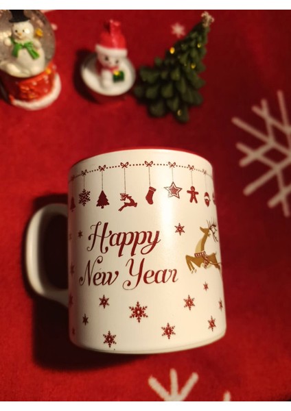 Yılbaşına Özel Kutulu Hediye Seti - Yeni Yıl Kupa & Kar Küresi & Bardak Altlığı & Yılbaşı Mumu modelleri