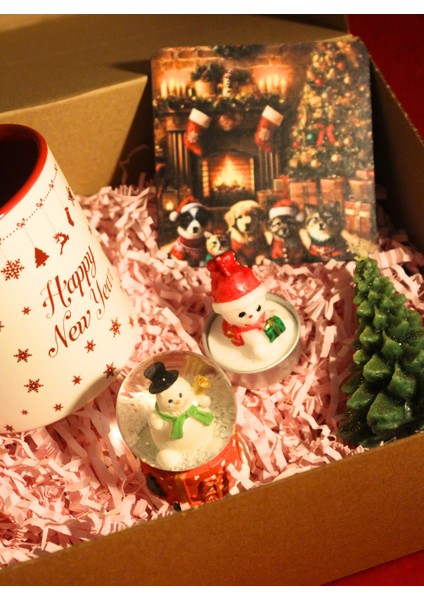 Yılbaşına Özel Kutulu Hediye Seti - Yeni Yıl Kupa & Kar Küresi & Bardak Altlığı & Yılbaşı Mumu indirimleri