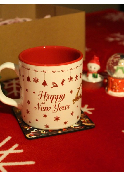 Yılbaşına Özel Kutulu Hediye Seti - Yeni Yıl Kupa & Kar Küresi & Bardak Altlığı & Yılbaşı Mumu