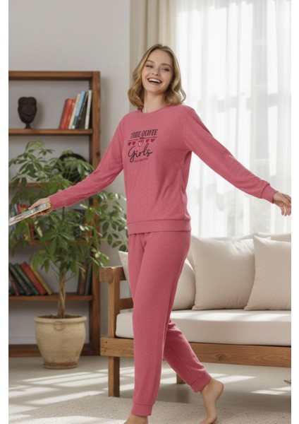 Kadın Fitilli Havlulu Kadife Pijama Takımı - Yumuşak Dokulu Kışlık Ev Giyim Seti