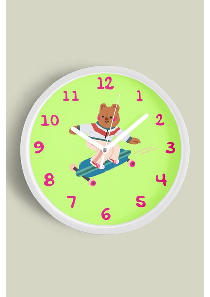 Kaykay Yapan Ayı Çocuk Odası Duvar Saati - 30CM - Önü Camlı Beyaz Kasa - Sessiz Mekanizma