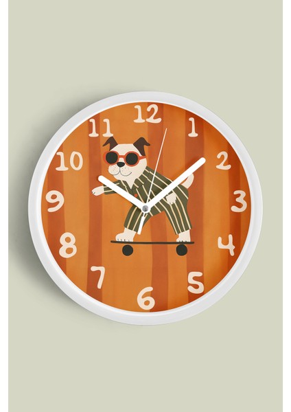 Güneş Gözlüklü Kaykay Yapan Sevimli Köpek Çocuk Odası Modern Duvar Saati - 30CM - Önü Camlı