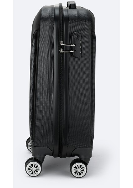 Erkek Siyah Kilitlenebilir Küçük Boy Bavul B008111