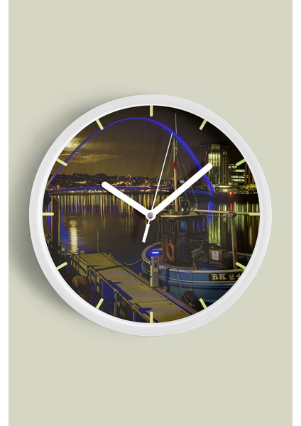 Şehir Manzara Temalı Modern Duvar Saati - 30CM - Önü Camlı Beyaz Kasa - Sessiz Mekanizma