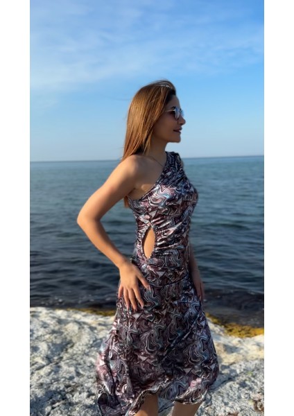 Turkuaz Bele Oturan Midi Tek Omuz Saten Elbise