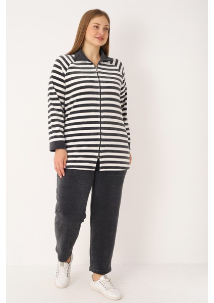 Çizgili Uzun Kollu Cepli Pamuklu Kadife Fermuarlı Balıkçı Yaka Kadın Büyük Beden Eşofman Takımı