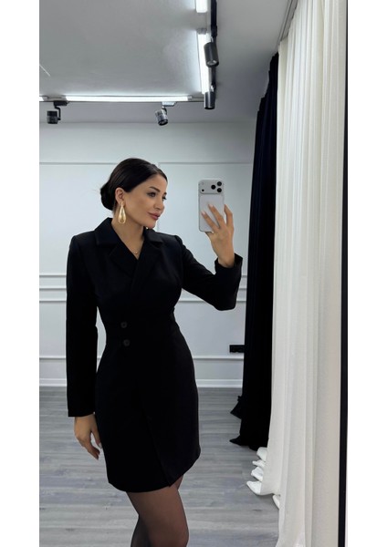 Siyah Düğme Detaylı Kısa Boy Dokuma Ceket Elbise fırsatları