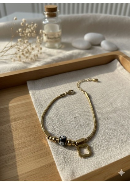 Altın Renk Çiçek Figürlü Boncuk Detaylı Zincir Bileklik modelleri