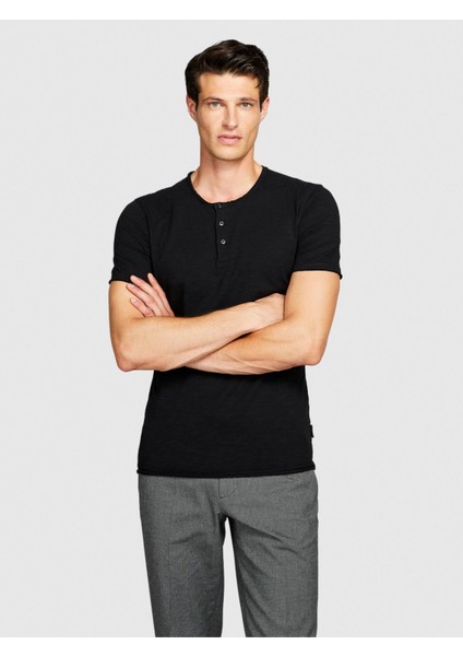 %100 Koton Slim Fit Düğme Detayli Slub T-Shirt Erkek Siyah T-Shirt - 323A3YR7S1009 fırsatları