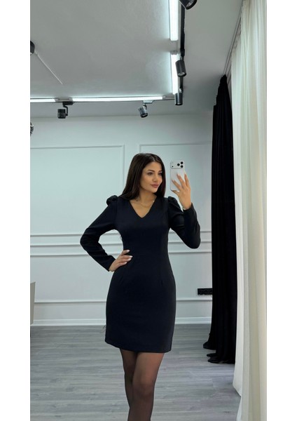 Siyah V Yaka Balon Kol Kısa Boy Dokuma Elbise