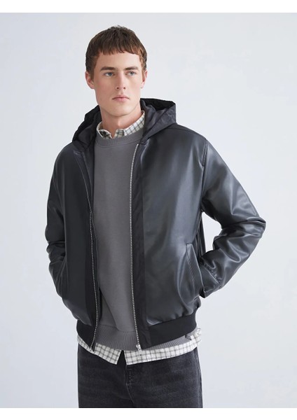 Xsıde Siyah Standart Kalıp Kapüşonlu Erkek Deri Görünümlü Ceket