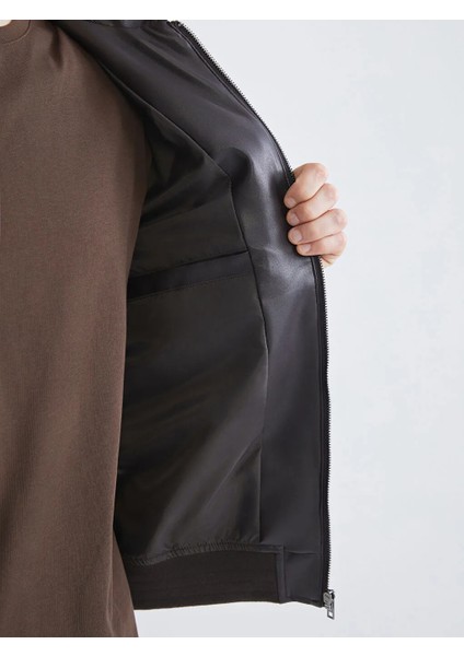 Lcwaıkıkı Classic Kahverengi Standart Kalıp Erkek Deri Görünümlü Mont fırsatları