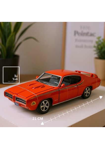 Kırmızı Retro Spor Araba Maketi 21 cm – Dekoratif Metal Masa Üstü Otomobil Tasarımı Ofis Hediyesi