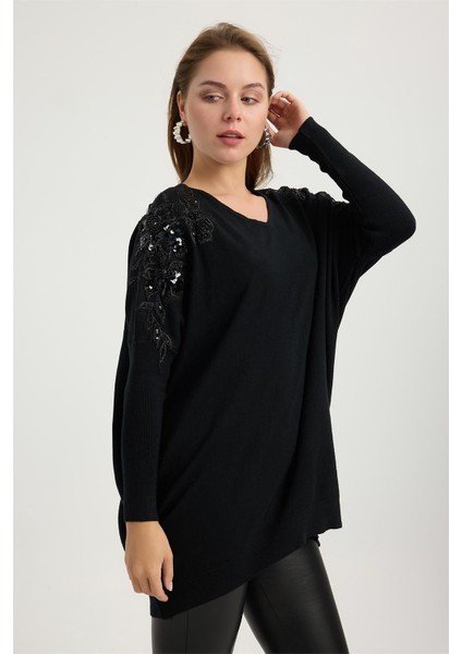 V Yaka Omuzlar Çiçek Nakışlı Triko modelleri