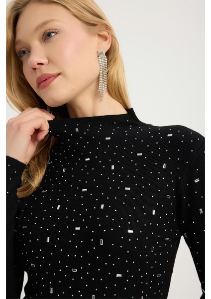 Dik Yaka Ayna Taşlı Triko fırsatları