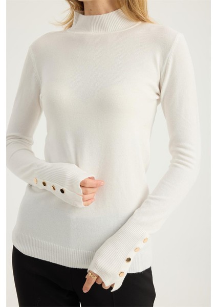 Dik Yaka Perçinli Triko fırsatları