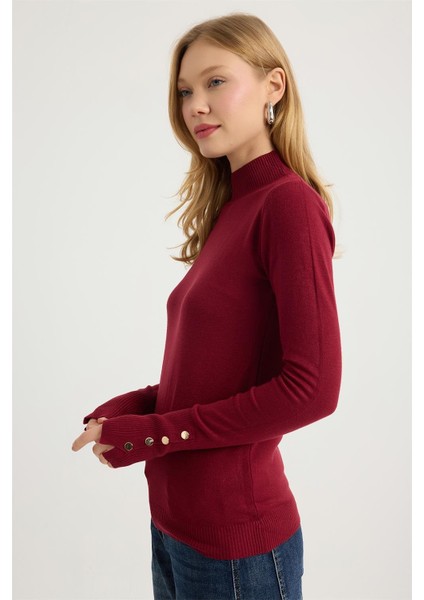 Dik Yaka Perçinli Triko fiyatları