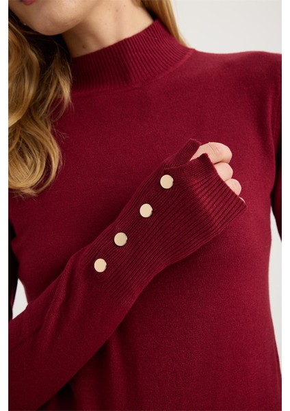 Dik Yaka Perçinli Triko fırsatları