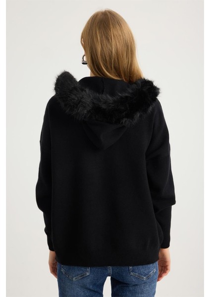 Peluş Yakalı Triko indirimleri