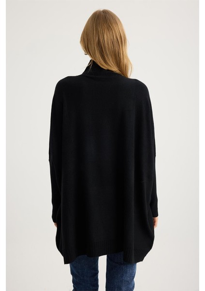 Dik Yaka Geniş Kesim Triko indirimleri