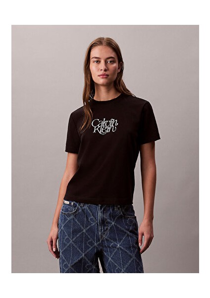 Kadın Fitted Script T-Shirt fırsatları