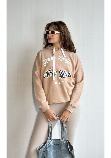 Kadın Kapüşonlu Baskı Detaylı Uzun Kol Oversize Sweatshirt modelleri