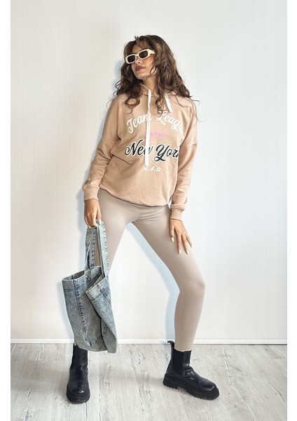 Kadın Kapüşonlu Baskı Detaylı Uzun Kol Oversize Sweatshirt fırsatları