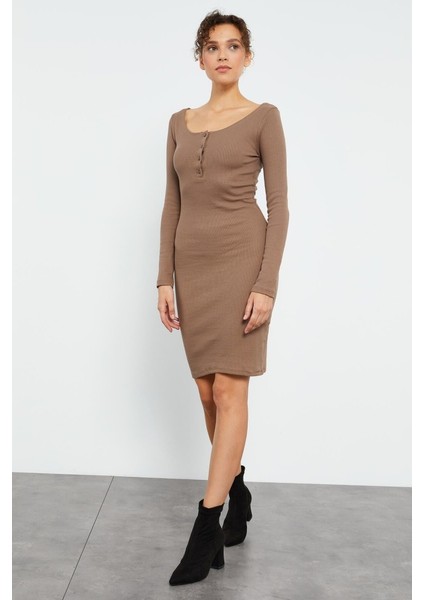 Yake Store Bej Kaşkorse Triko Dar Kalıp Patlı Yaka Kadın Elbise - 97116