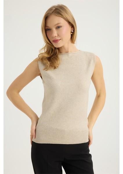 Kolsuz Kıvrık Yaka Triko