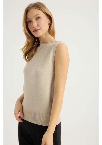 Kolsuz Kıvrık Yaka Triko fiyatları