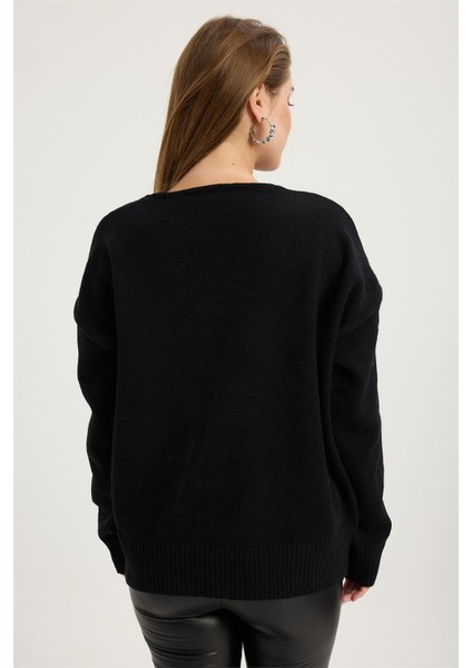 V Yaka Çiçek Nakışlı Triko indirimleri