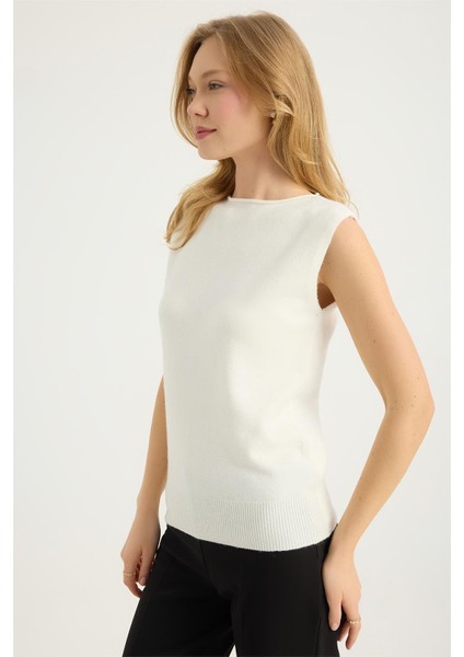 Kolsuz Kıvrık Yaka Triko fiyatları