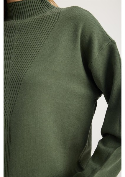 Yivli Dokuma Dik Yaka Triko fırsatları