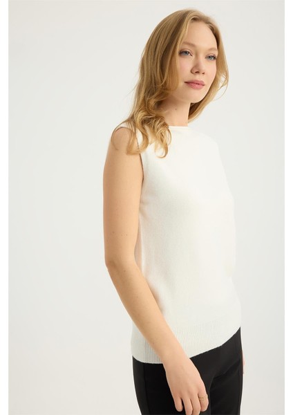 Kolsuz Kıvrık Yaka Triko modelleri
