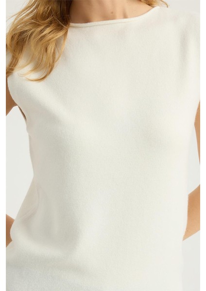 Kolsuz Kıvrık Yaka Triko fırsatları