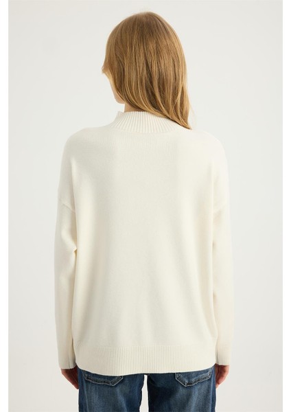 Yivli Dokuma Dik Yaka Triko indirimleri