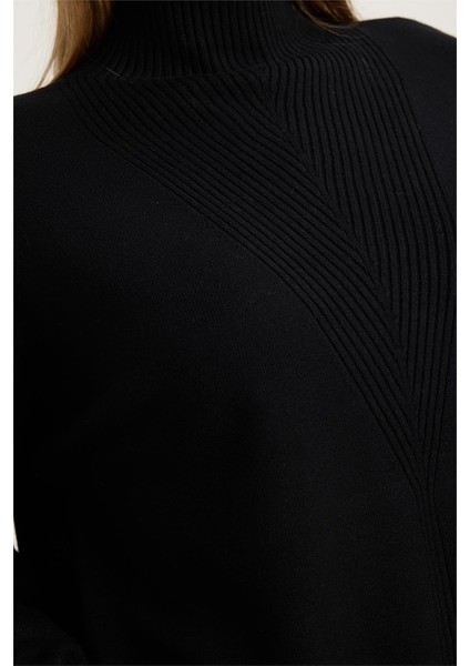 Yivli Dokuma Dik Yaka Triko fırsatları