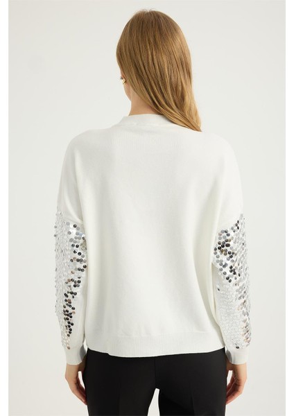 Dik Yaka Pul Payetli Triko indirimleri