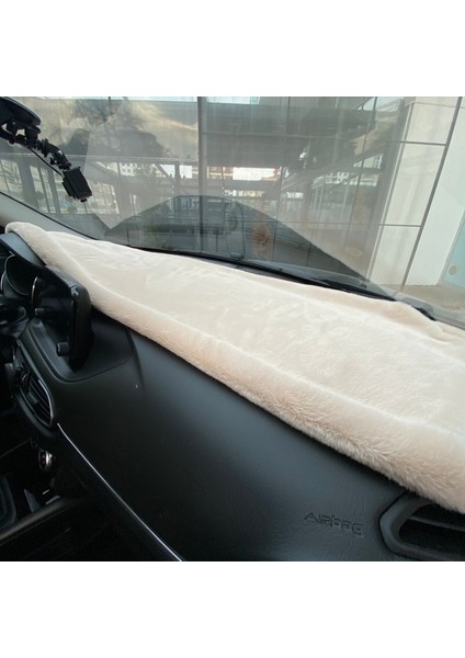 Yumuşak Tüylü Oto Torpido Bagaj Üstü Örtü Peluş Halı Bej 130X40CM