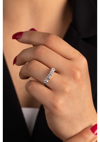 14 Ayar Beyaz Altın Beştaş Yüzük