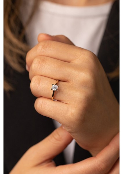 14 Ayar Altın Tektaş Yüzük V Kesim