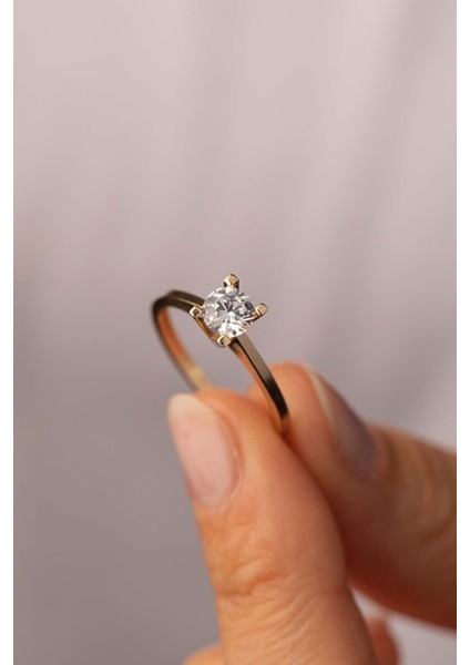 14 Ayar Altın Tektaş Yüzük V Kesim fırsatları