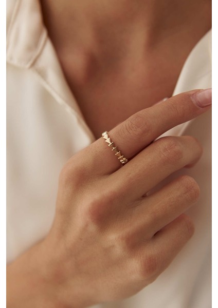 14 Ayar Altın Sıralı Üçgen Yüzük