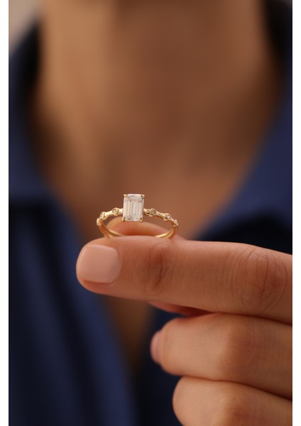 14 Ayar Altın Kenar Taşlı Klasik Baget Yüzük modelleri