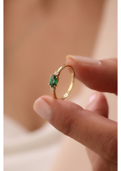 14 Ayar Altın Oval Taşlı Yatay Zümrüt Yüzük modelleri