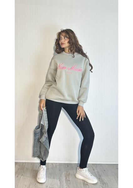 Kadın Bisiklet Yaka Nakış Baskılı Uzun Kollu Oversize Sweatshirt fırsatları