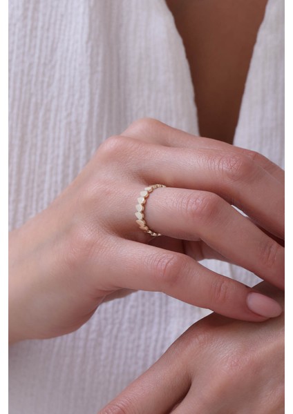 14 Ayar Altın Damla Desenli Zarif Yüzük